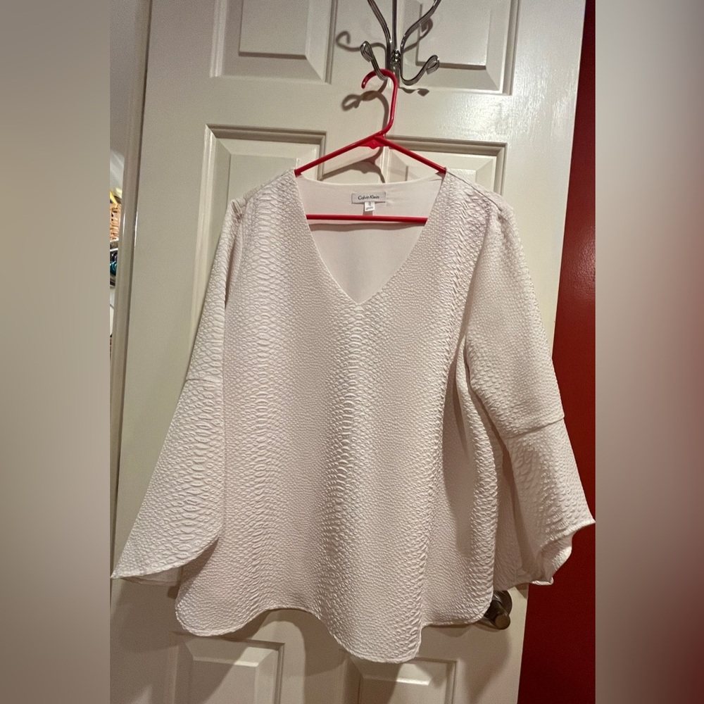 Calvin Klein women’s balloon sleeve top